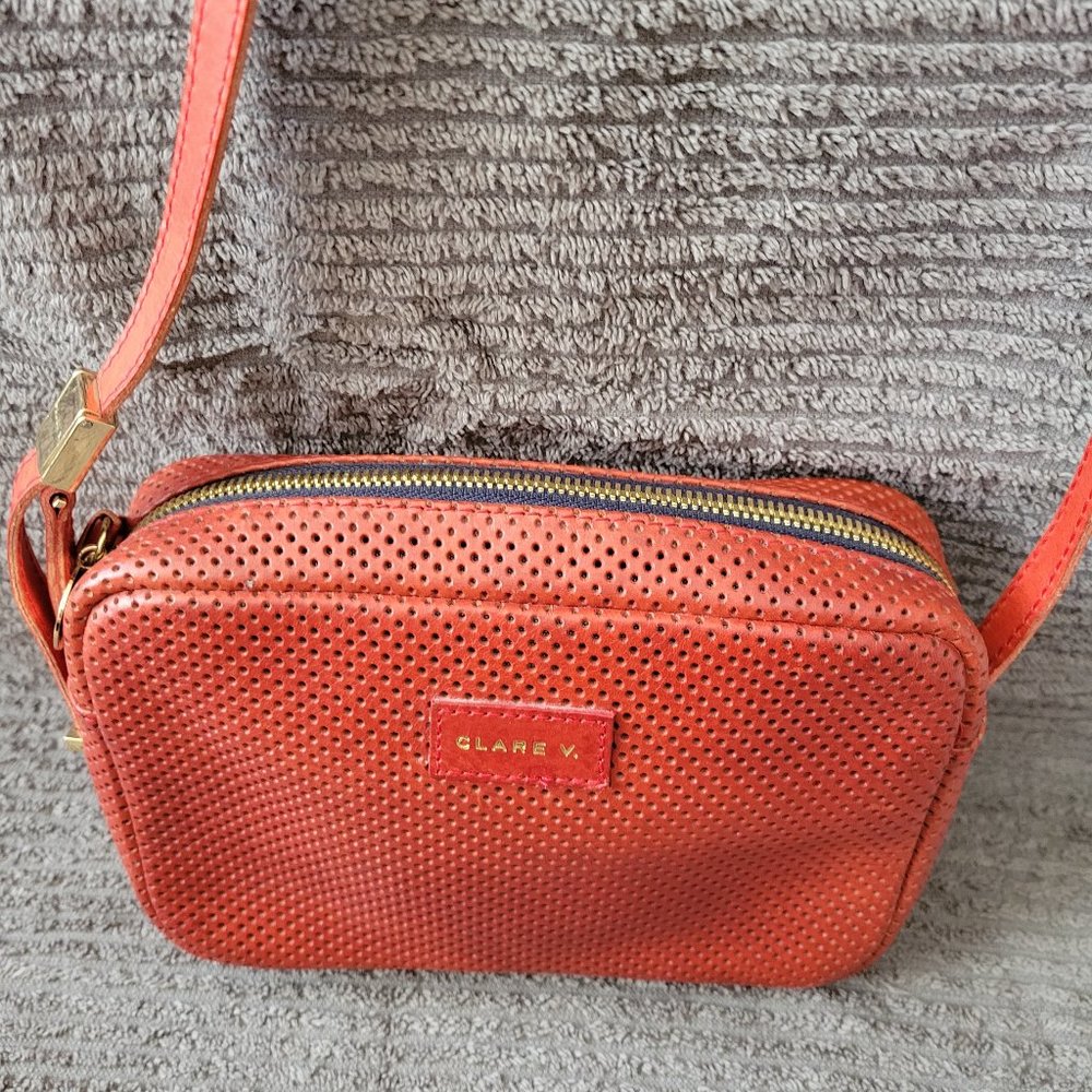 Clare V midi sac in perforated poppy leather